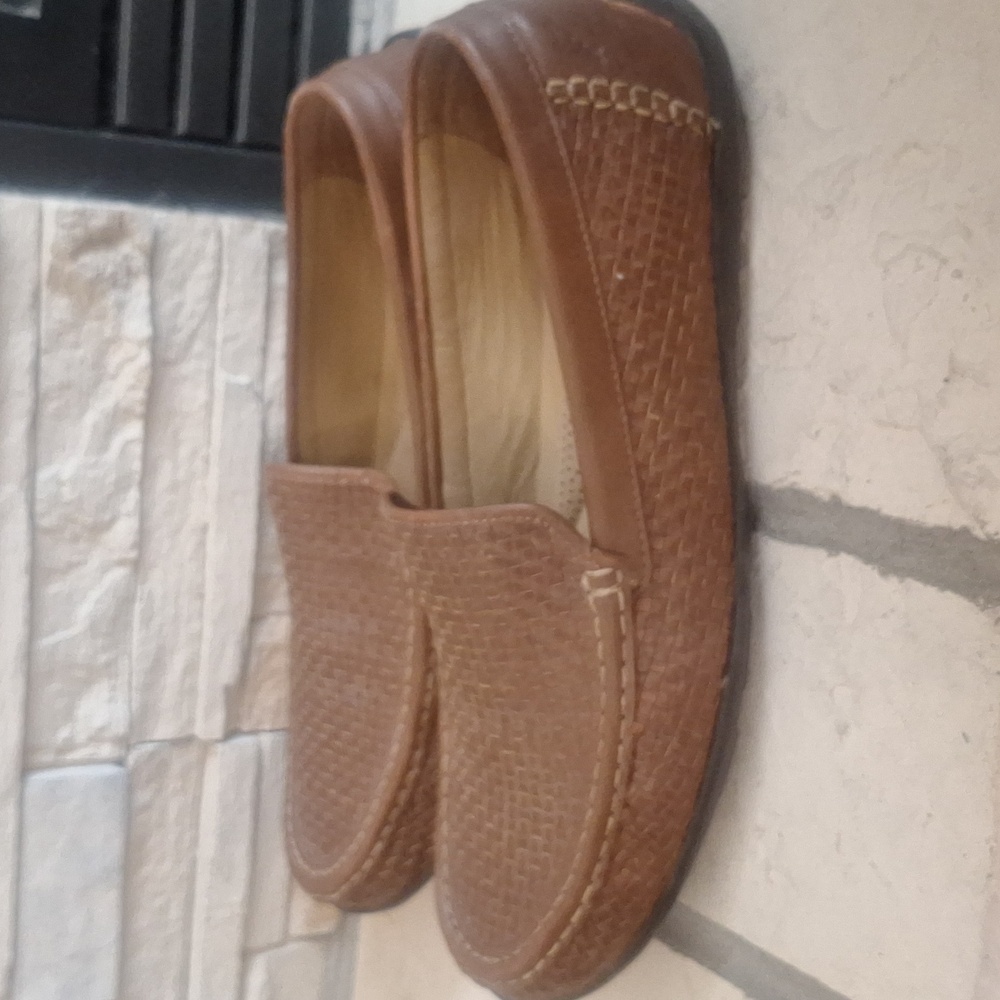 Tommy Bahama size 14 loafers - Picture 4 of 4